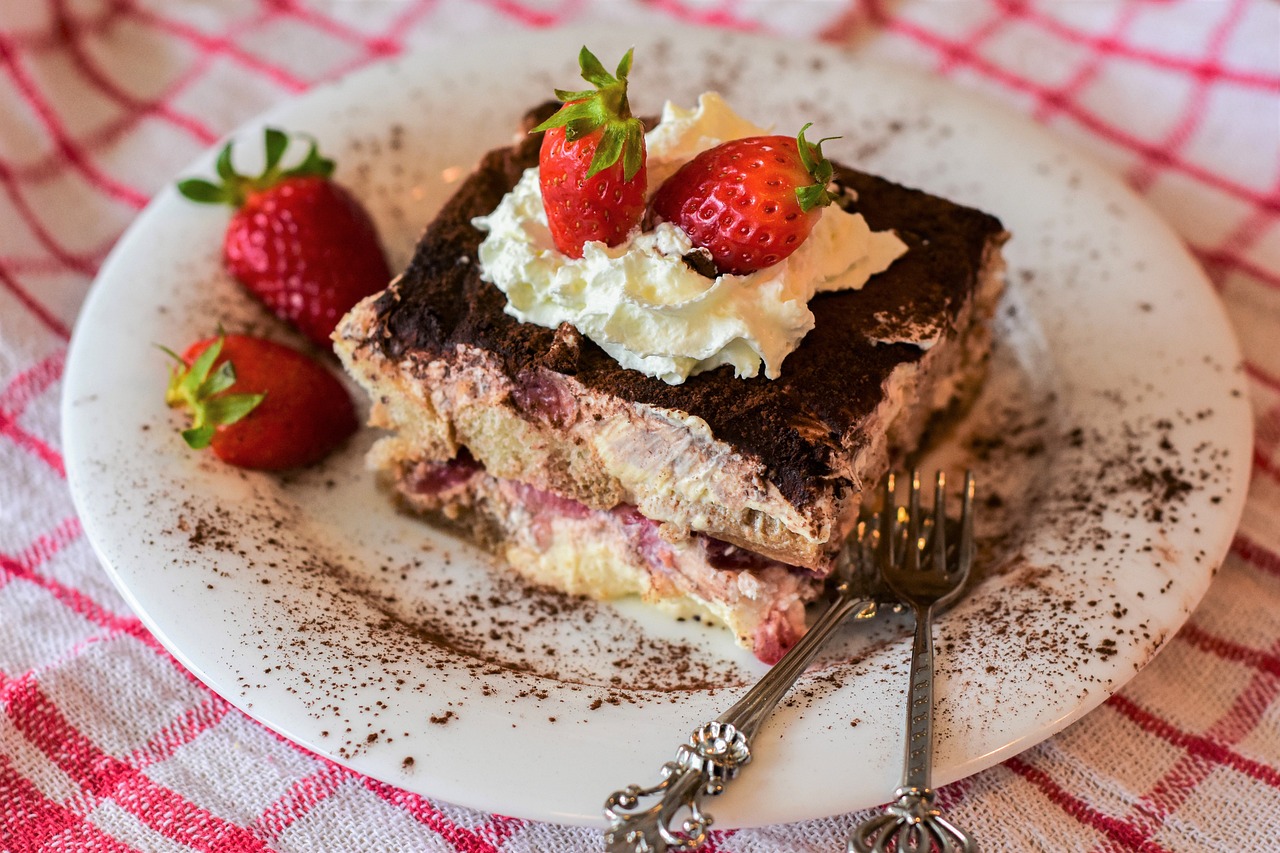 tiramisu, dessert, cake-6172170.jpg